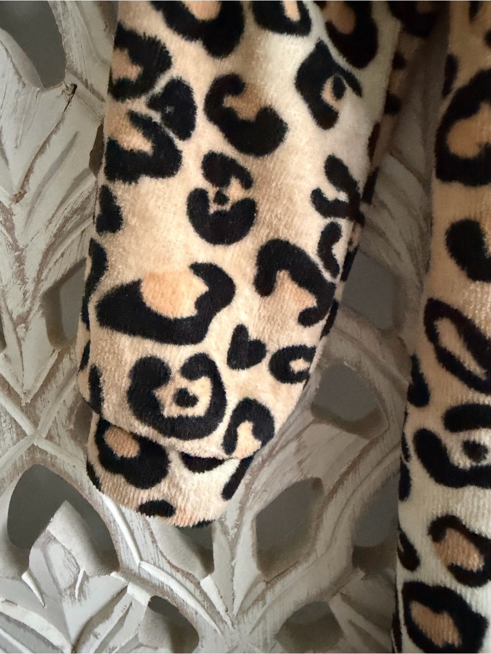 Mudpie NWT Leopard Print Fleece Baby One-Piece, 0-6M - Picture 4 of 6